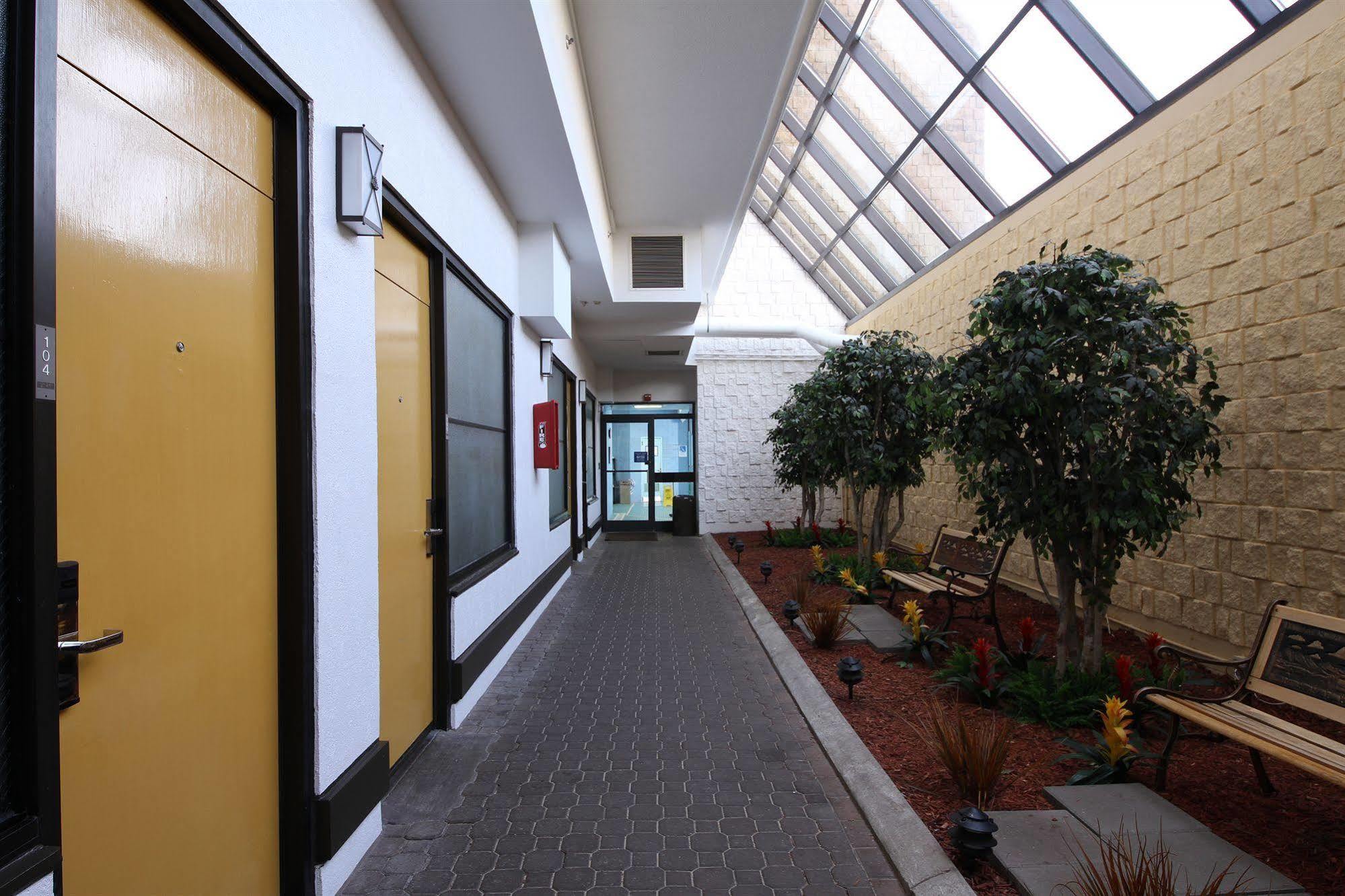 The Barclay Towers Hotel And Resort Virginia Beach Kültér fotó